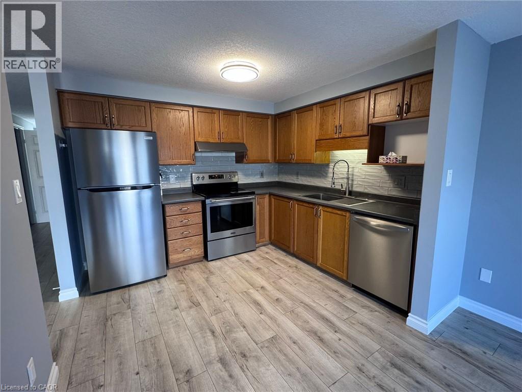 135 DONNENWERTH Drive, Kitchener, Ontario, N2E4C8 — Photo 15