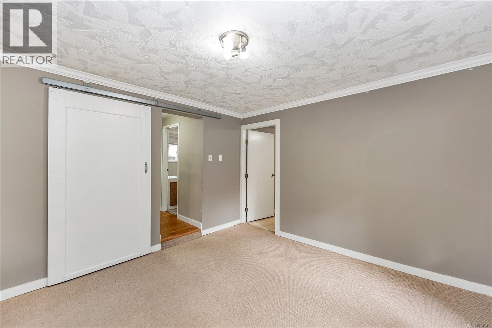 955 Sluggett Rd, Central Saanich