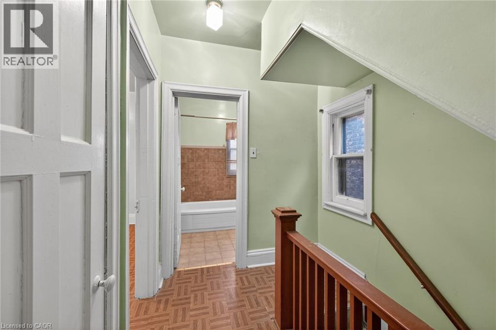 35 GARFIELD Avenue N, Hamilton, Ontario, L8M2R5 — Photo 6