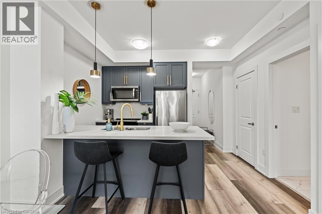 450 DUNDAS Street Unit# 706, Waterdown, Ontario, L8B1Z2 — Photo 2