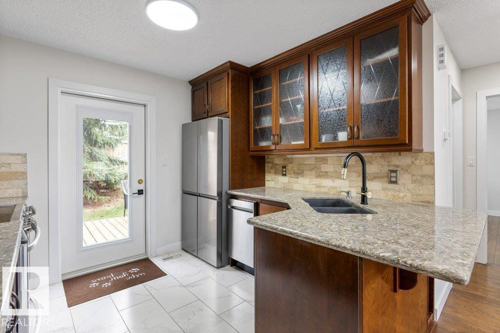 #16 4 FRASER DR - 10