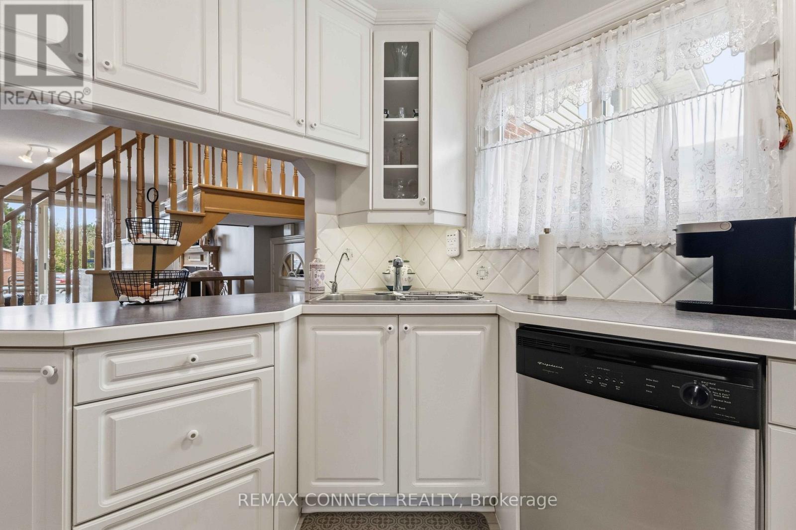 1805 WOODVIEW AVENUE - 13