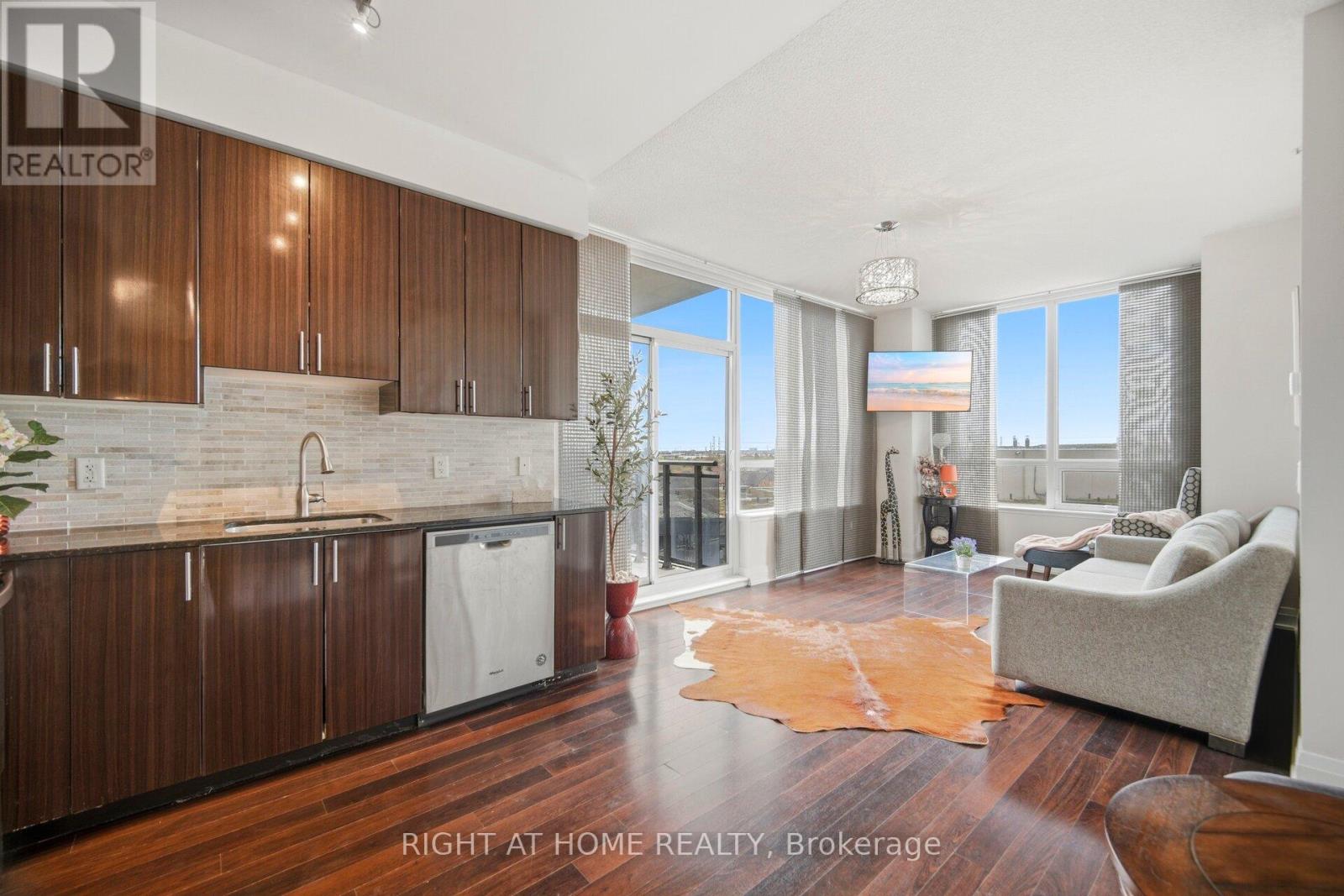 #612 85 NORTH PARK ROAD - 15