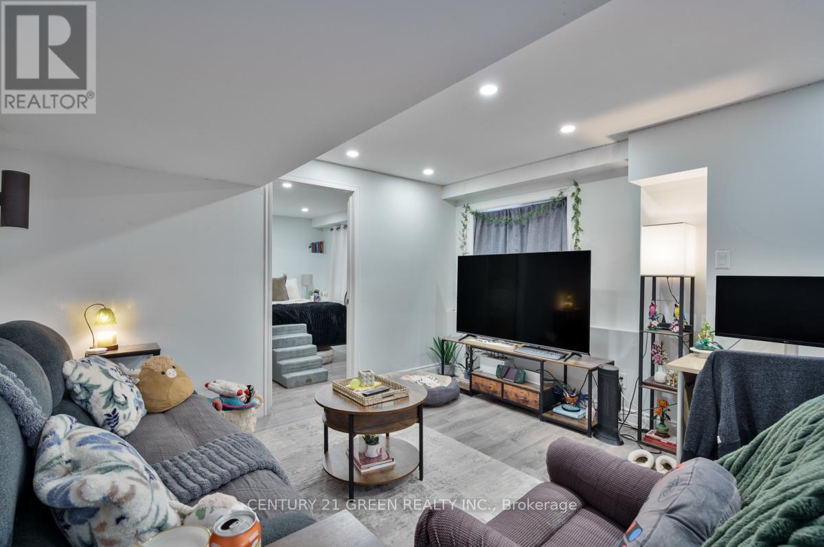 1362 BUTLER STREET - 21