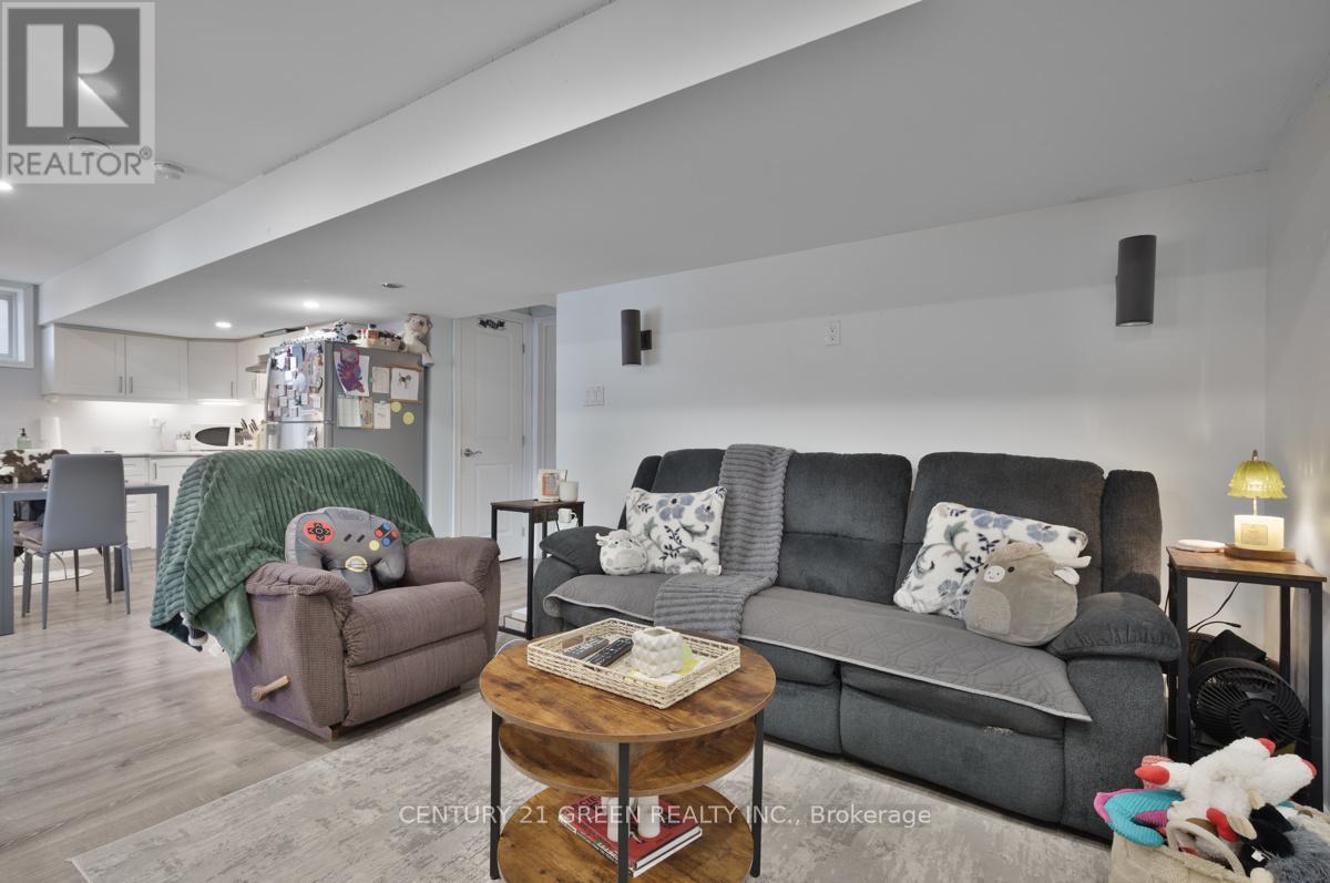 1362 BUTLER STREET - 22