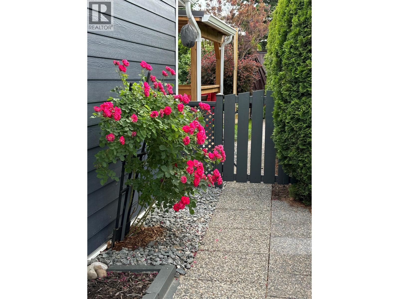 839 8th Avenue, Vernon