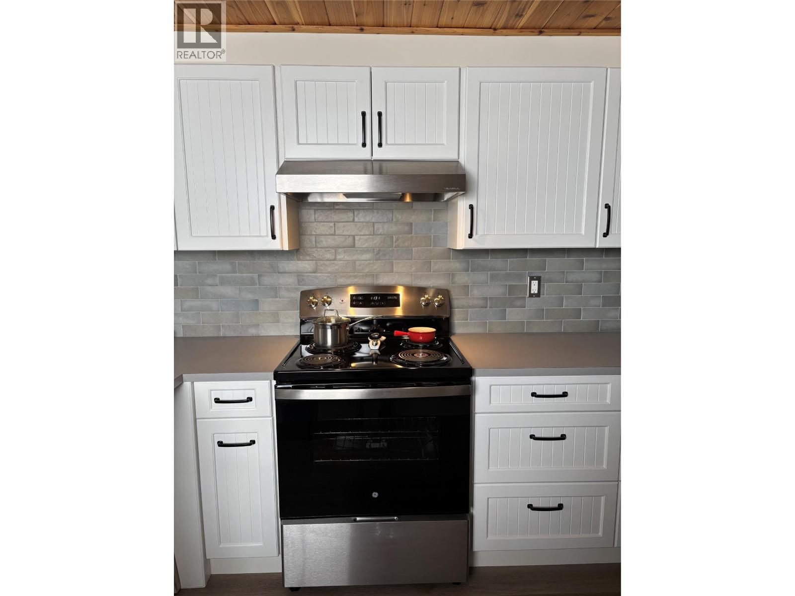839 8th Avenue, Vernon