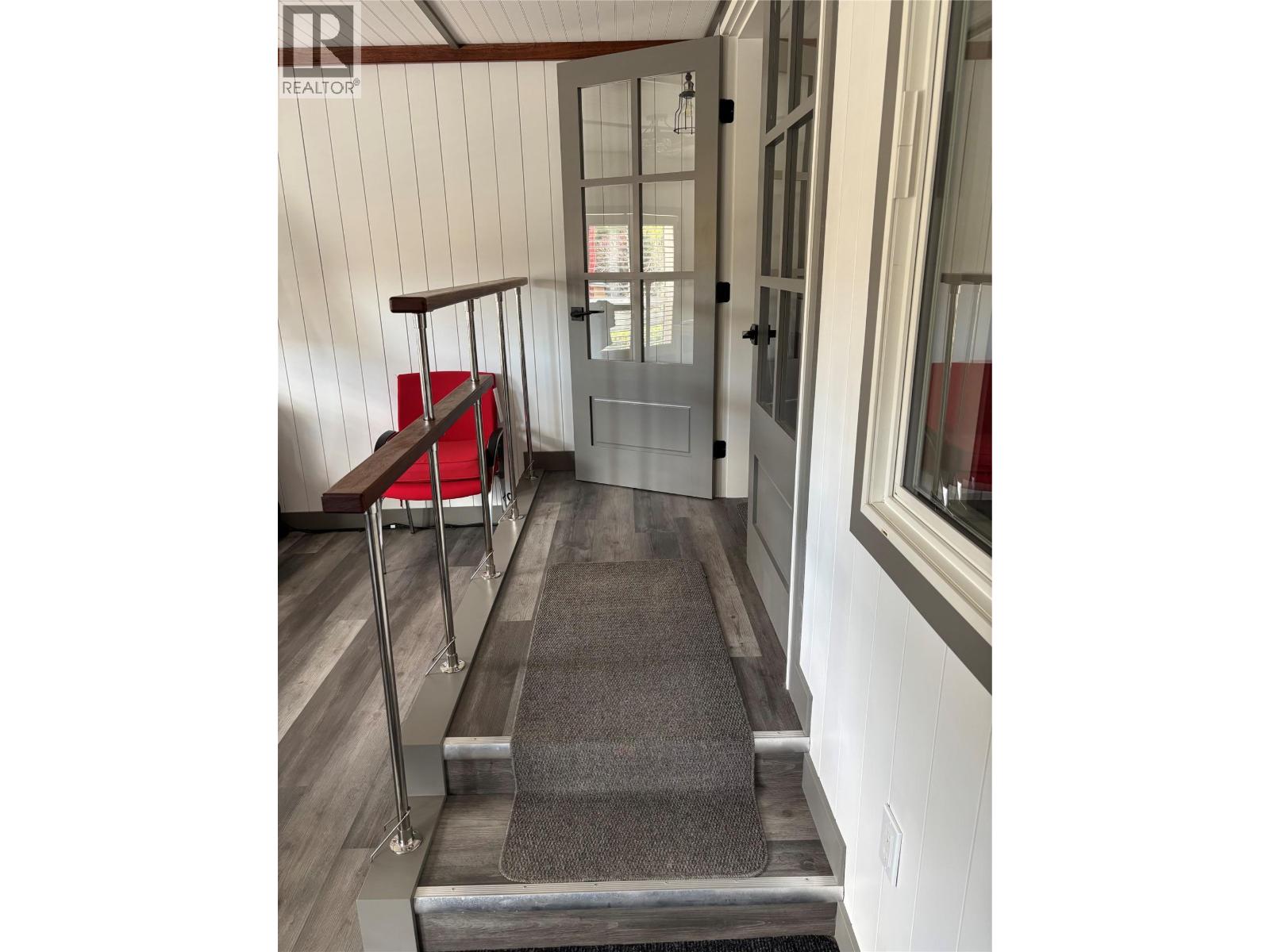 839 8th Avenue, Vernon