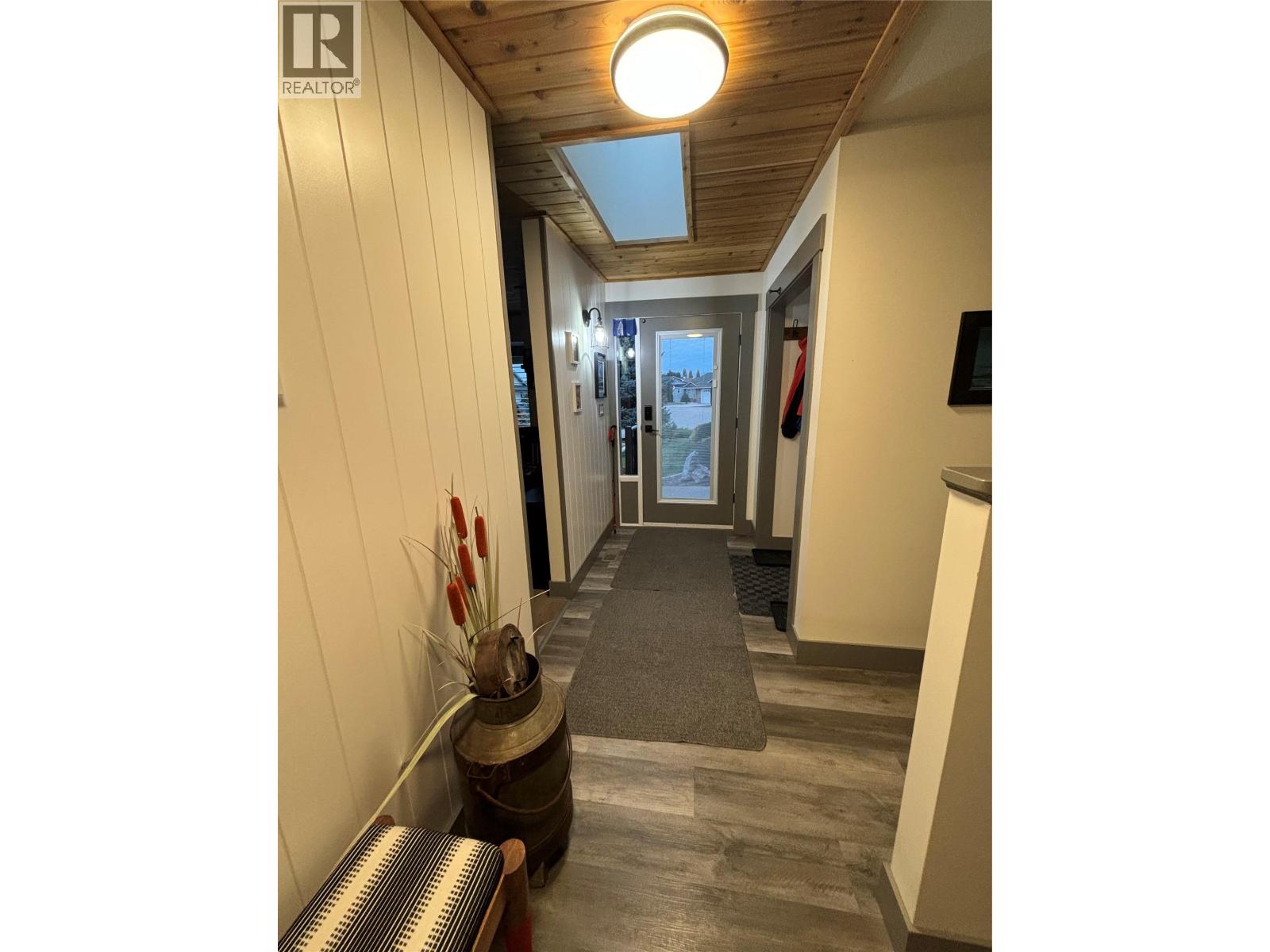 839 8th Avenue, Vernon