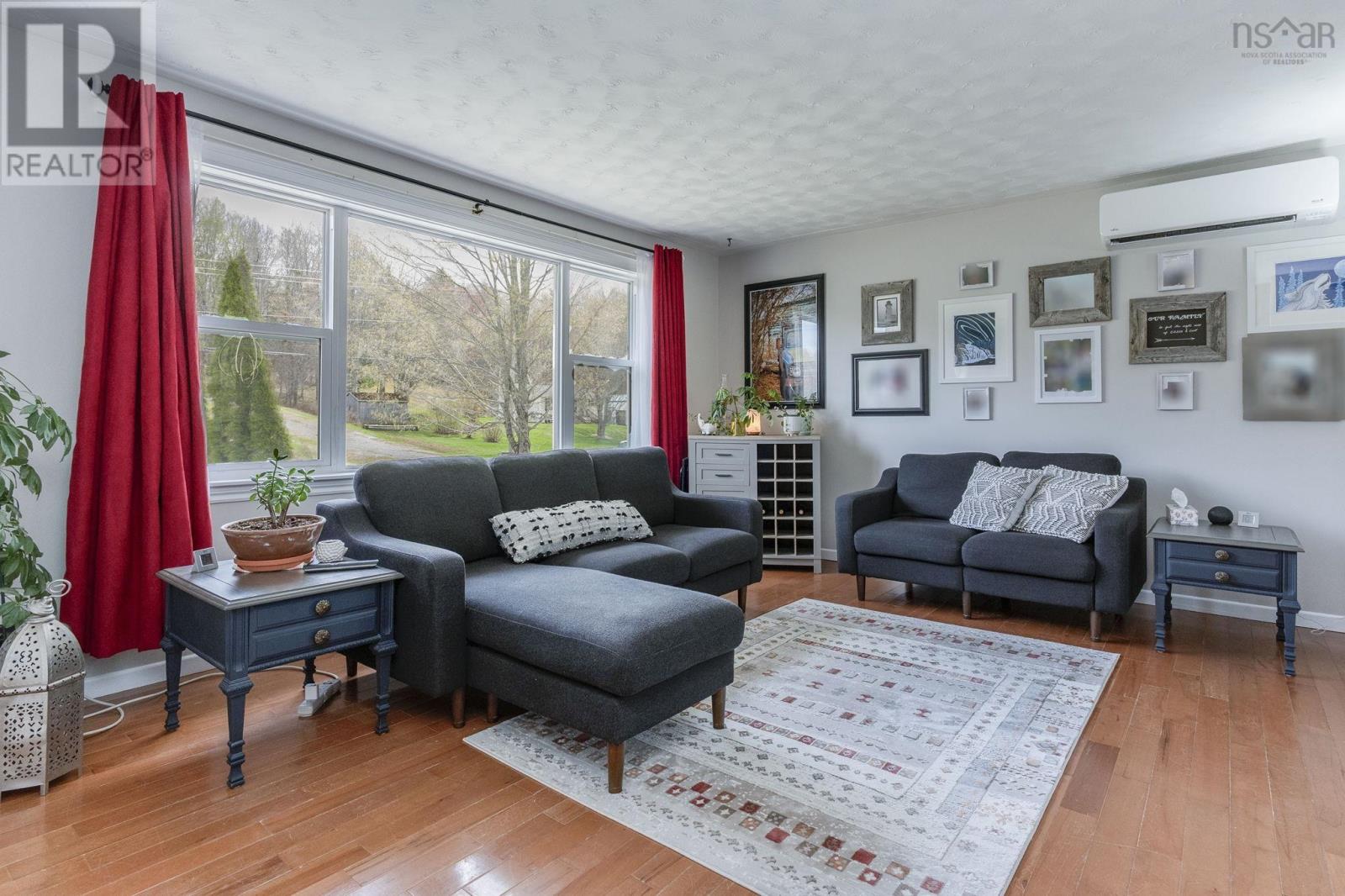 Property 28 of 45 of 821 Meadowvale Road