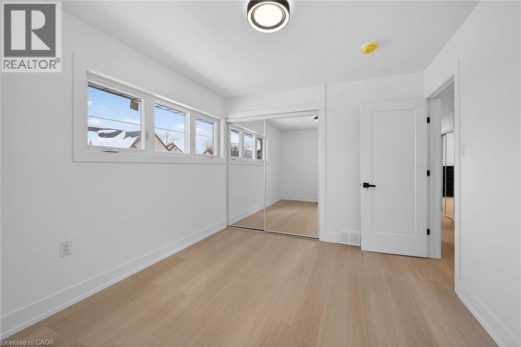 124 CORMAN Avenue - 25