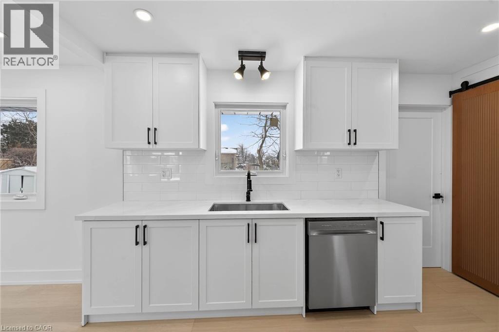 124 CORMAN Avenue - 20