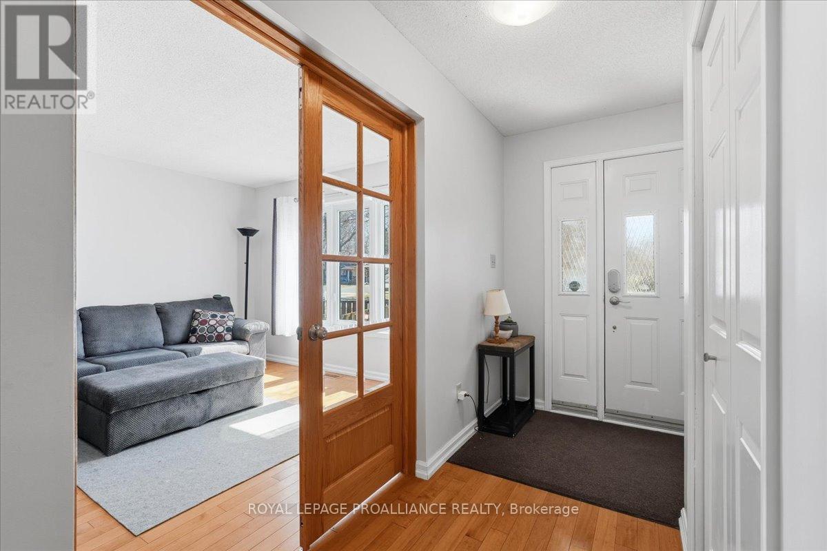 276 COLLEGE STREET W - 4