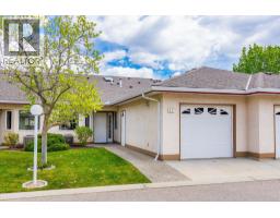 17 1874 Parkview Crescent, Kelowna