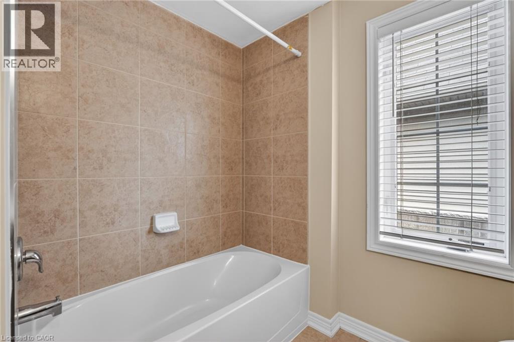 541 WINSTON Road Unit# 13, Grimsby, Ontario, L3M0C5 — Photo 4