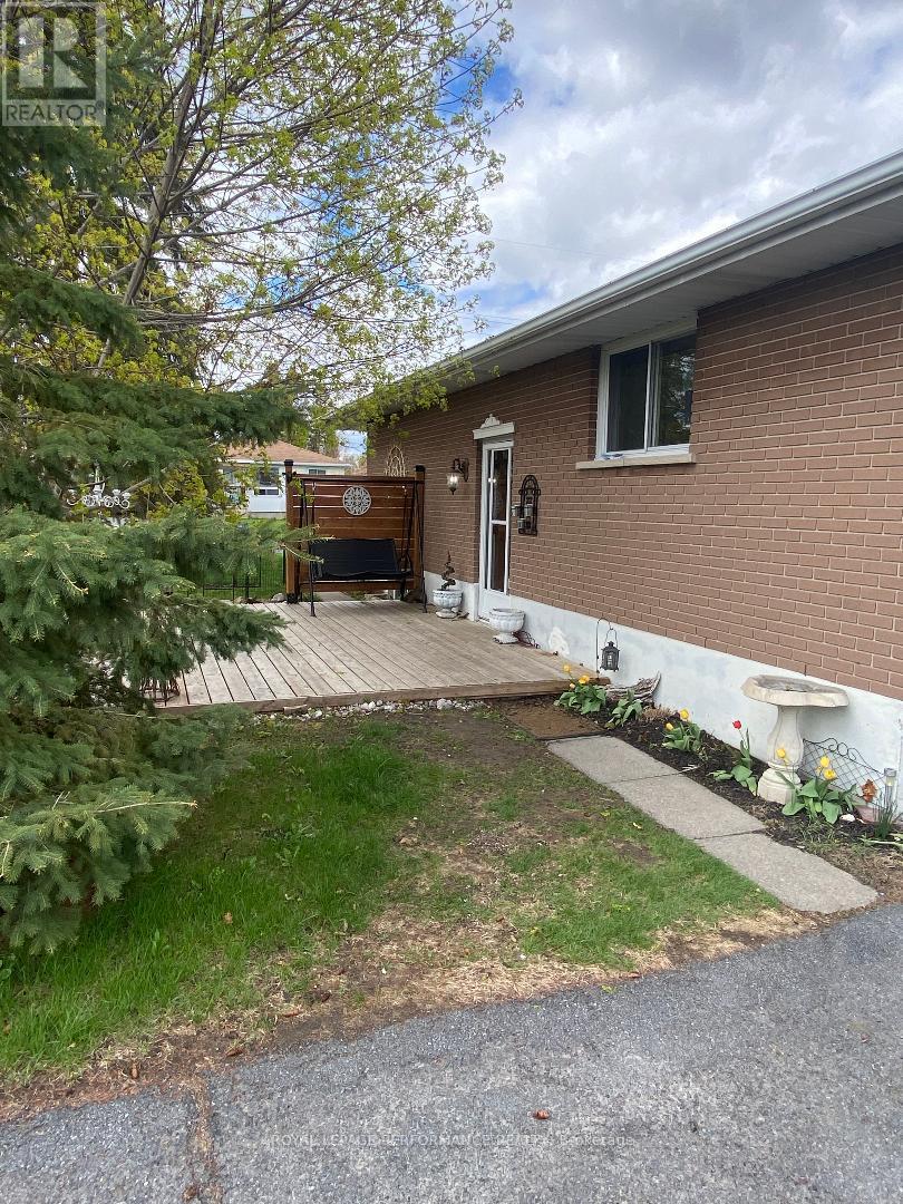 197 15TH STREET W - 2