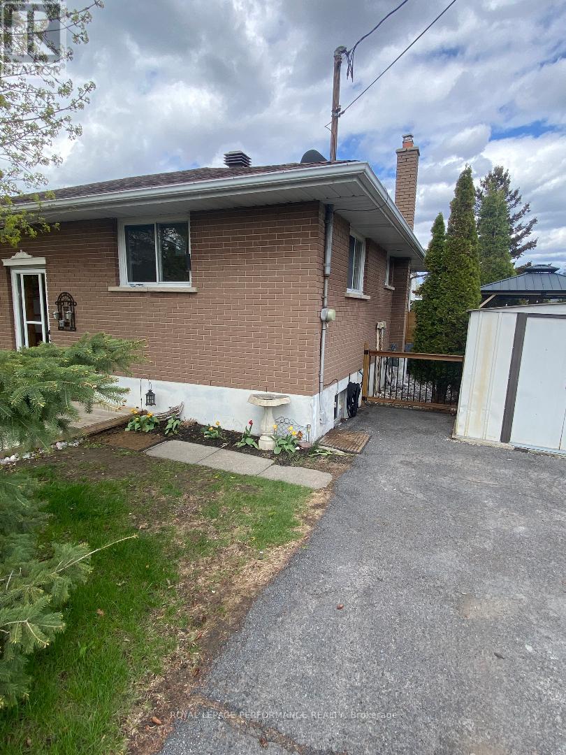 197 15TH STREET W - 3