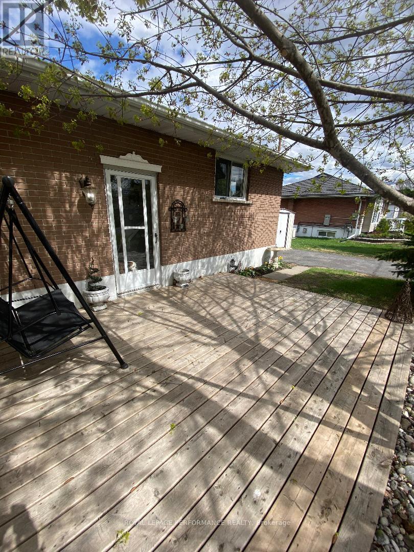 197 15TH STREET W - 5