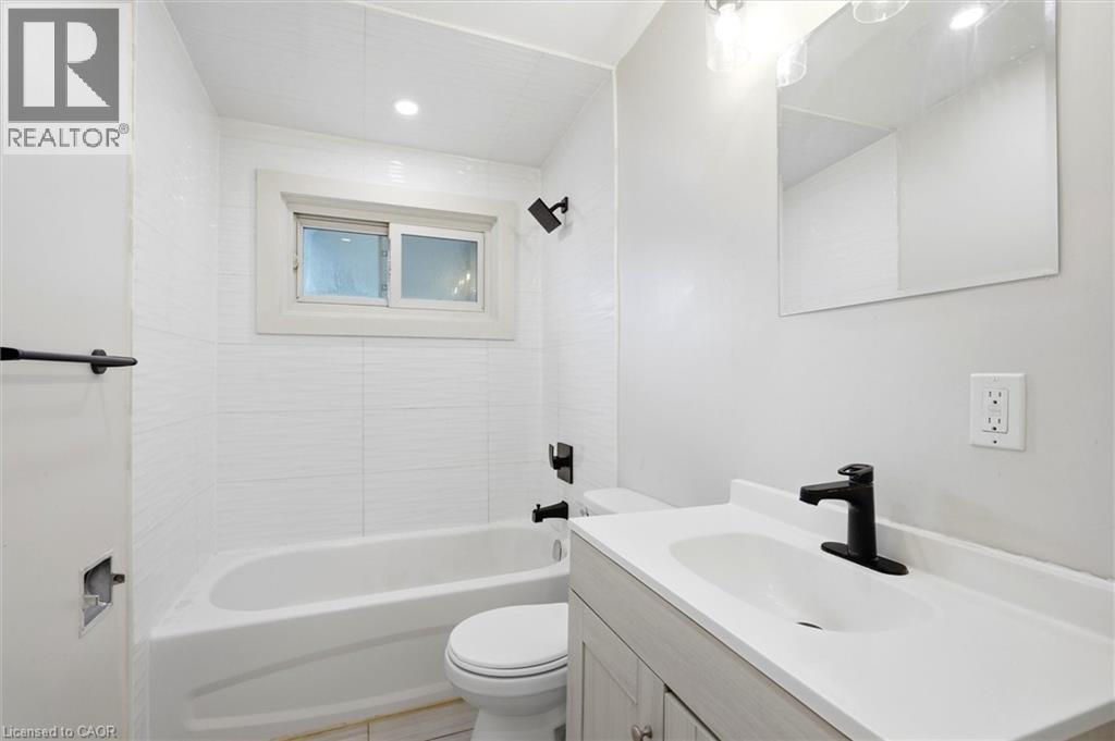 16 RONALDSHAY Avenue, Hamilton, Ontario, L9A3B1 — Photo 36