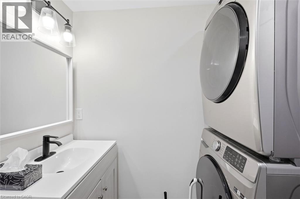 16 RONALDSHAY Avenue, Hamilton, Ontario, L9A3B1 — Photo 11