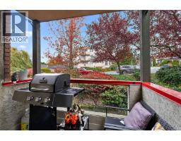 Living room - 202 7 Gorge Rd W, Saanich, BC V9A1L9 Photo 8