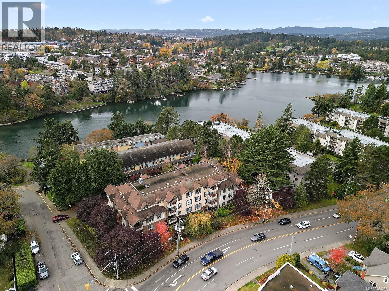 #202 7 Gorge Rd W - 3
