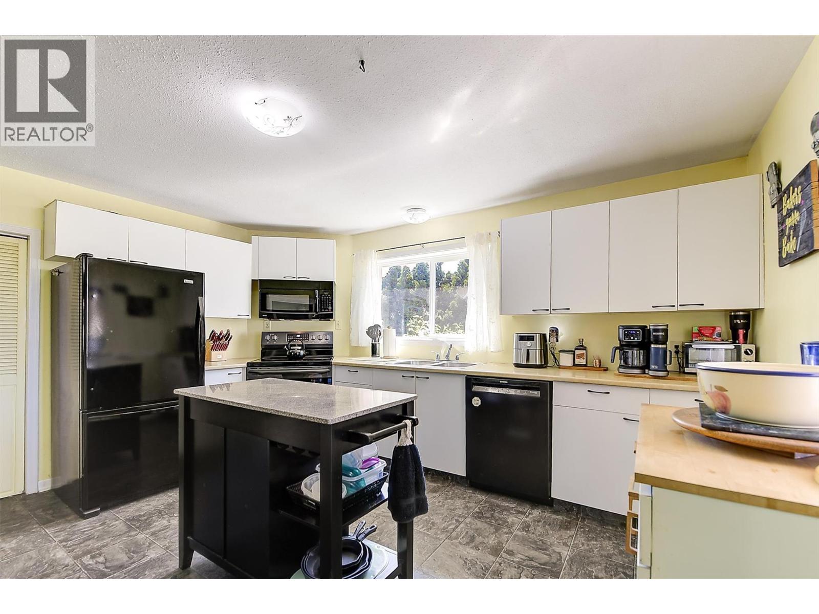 725 Fraser Road - 8