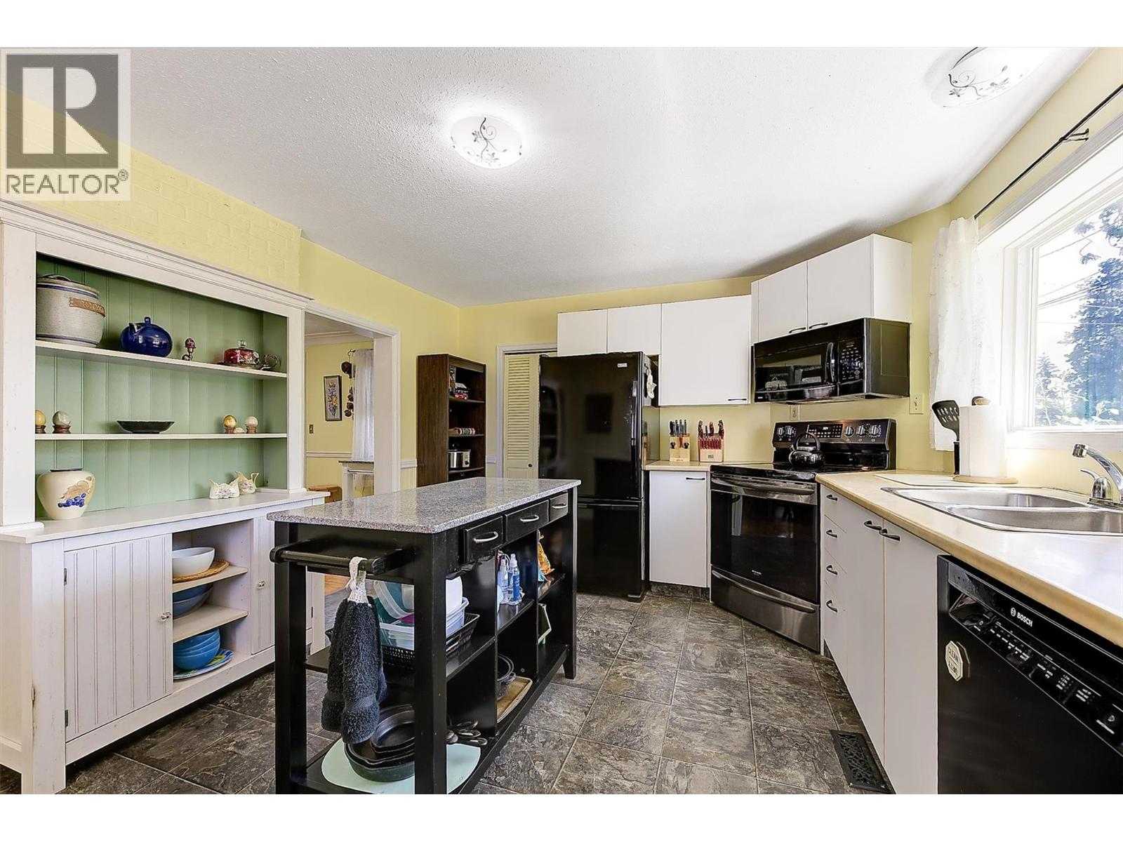 725 Fraser Road - 9
