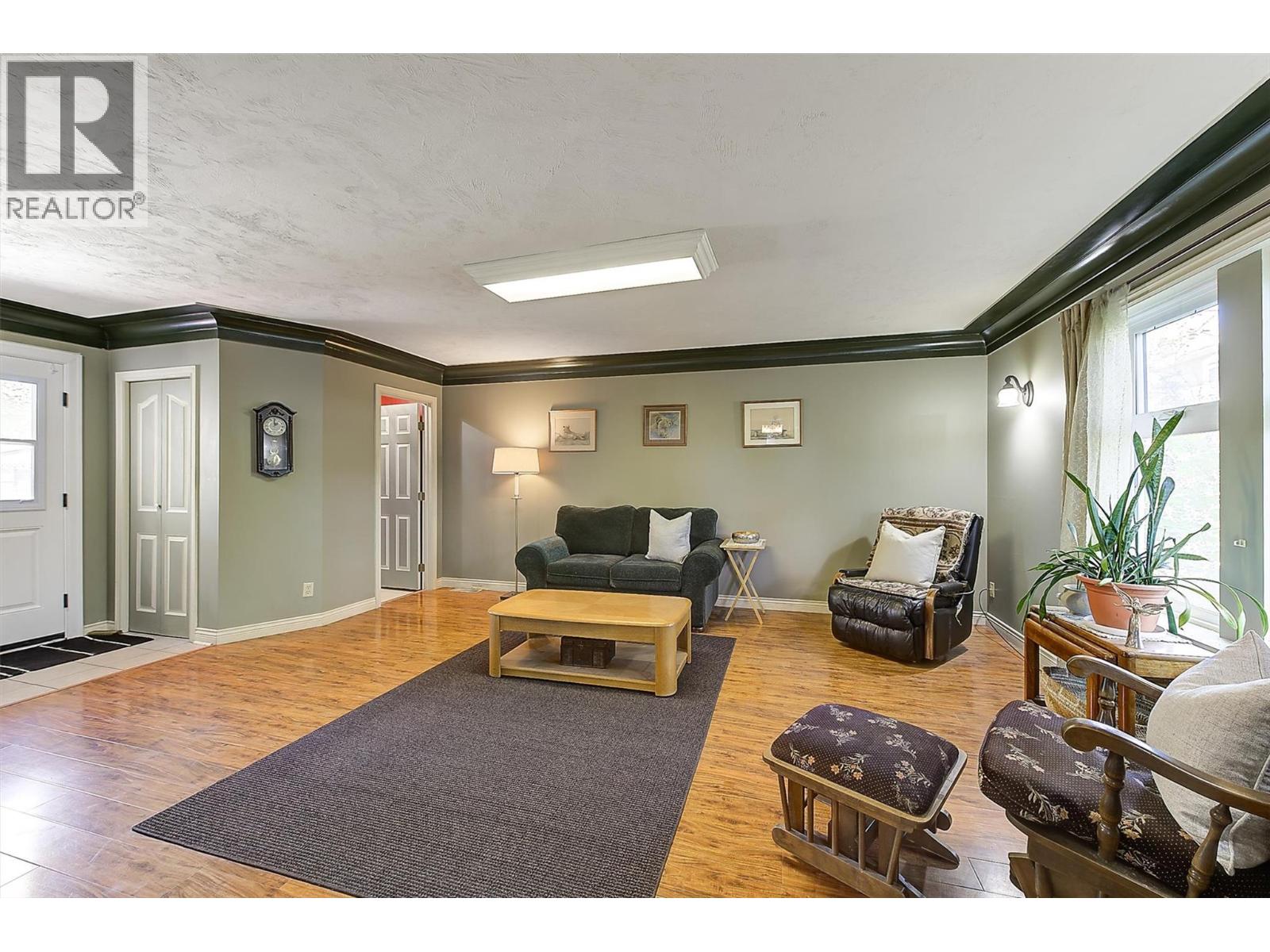 725 Fraser Road - 6