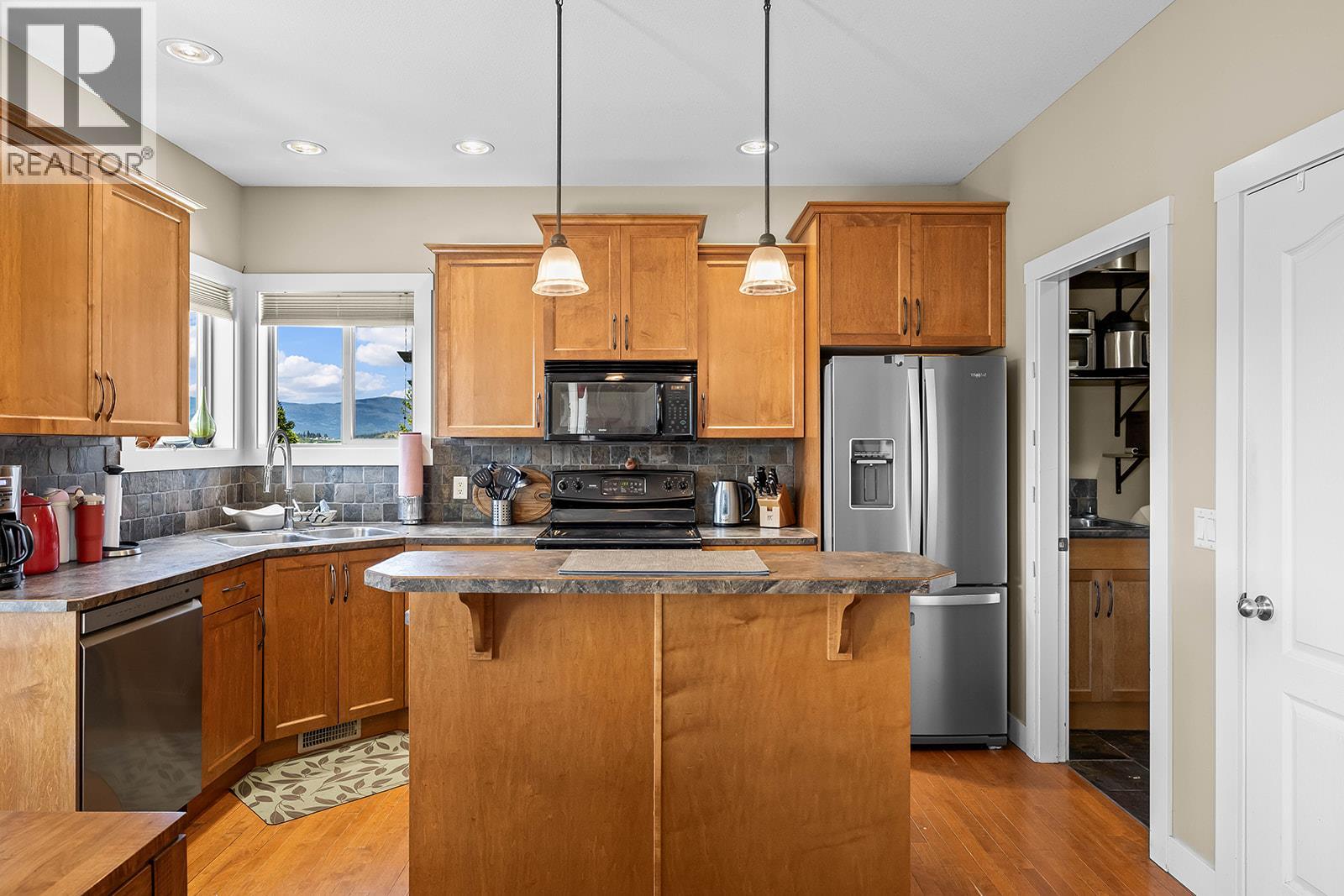 10290 Teresa Road, Lake Country