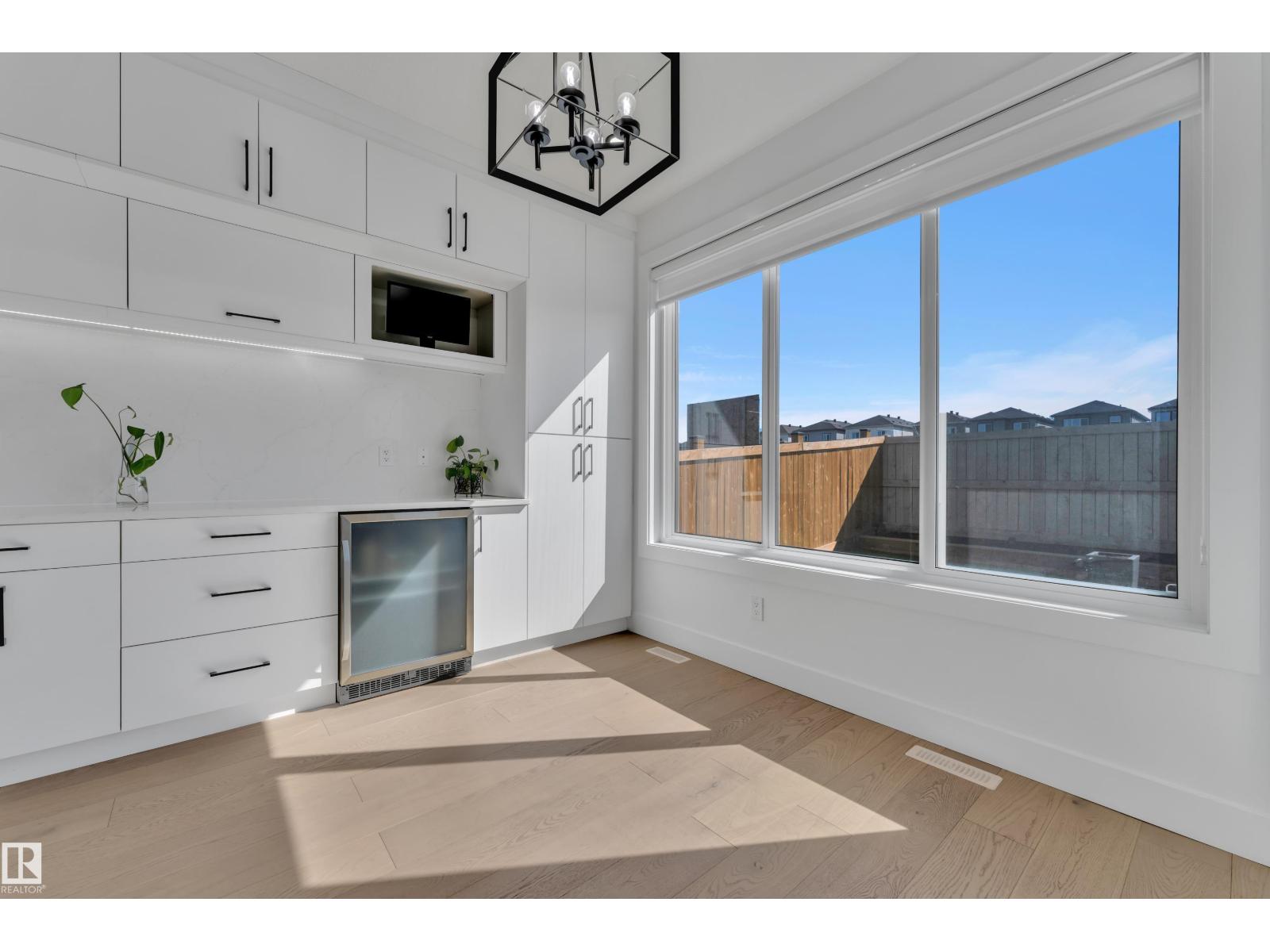1755 18 ST NW - 17
