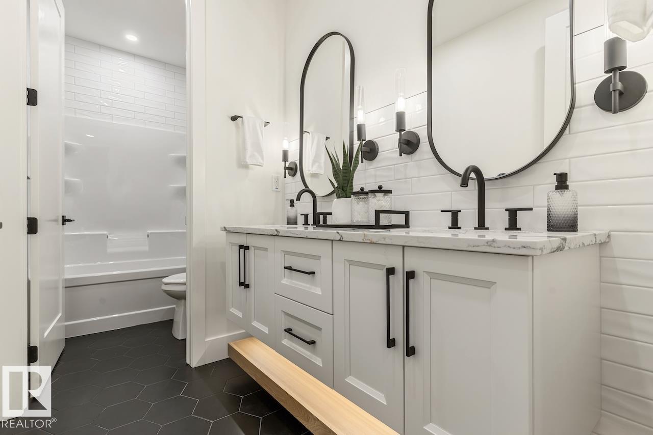 10519 138 ST NW - 44