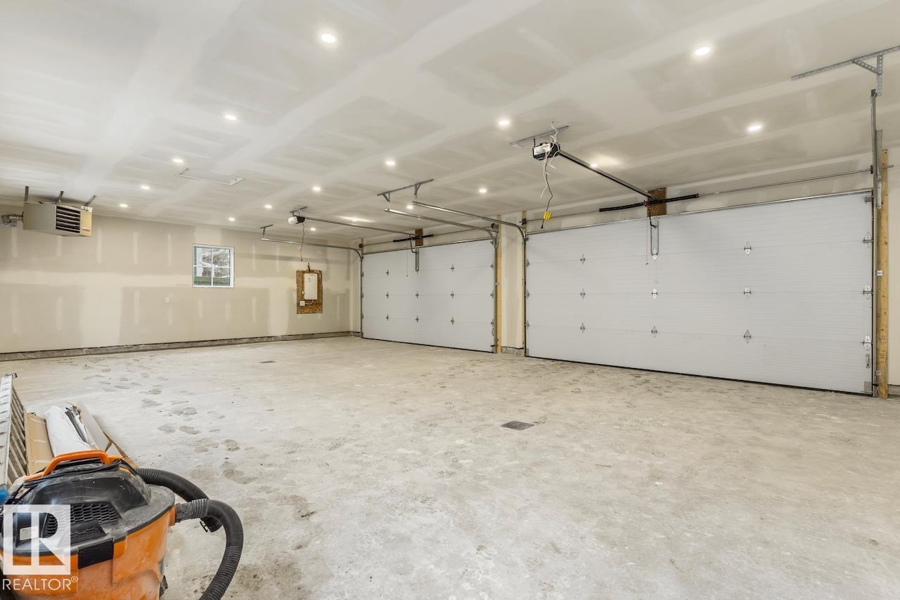 10519 138 ST NW - 70