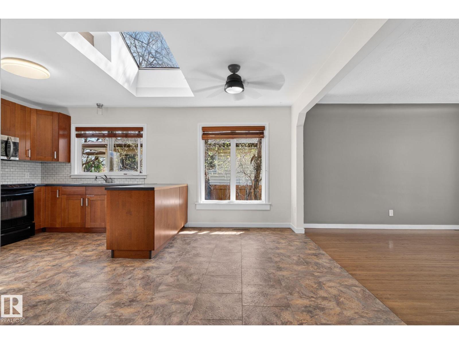 10409 83 ST NW - 10
