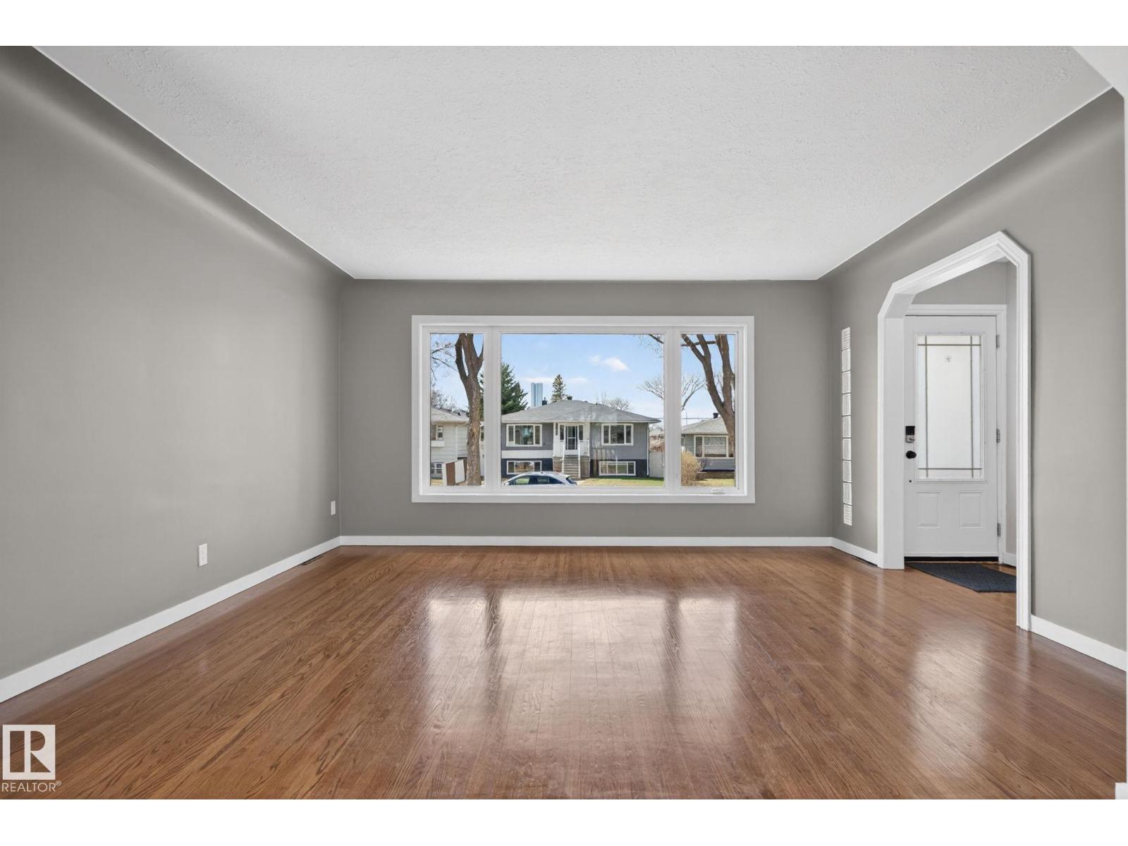 10409 83 ST NW - 17