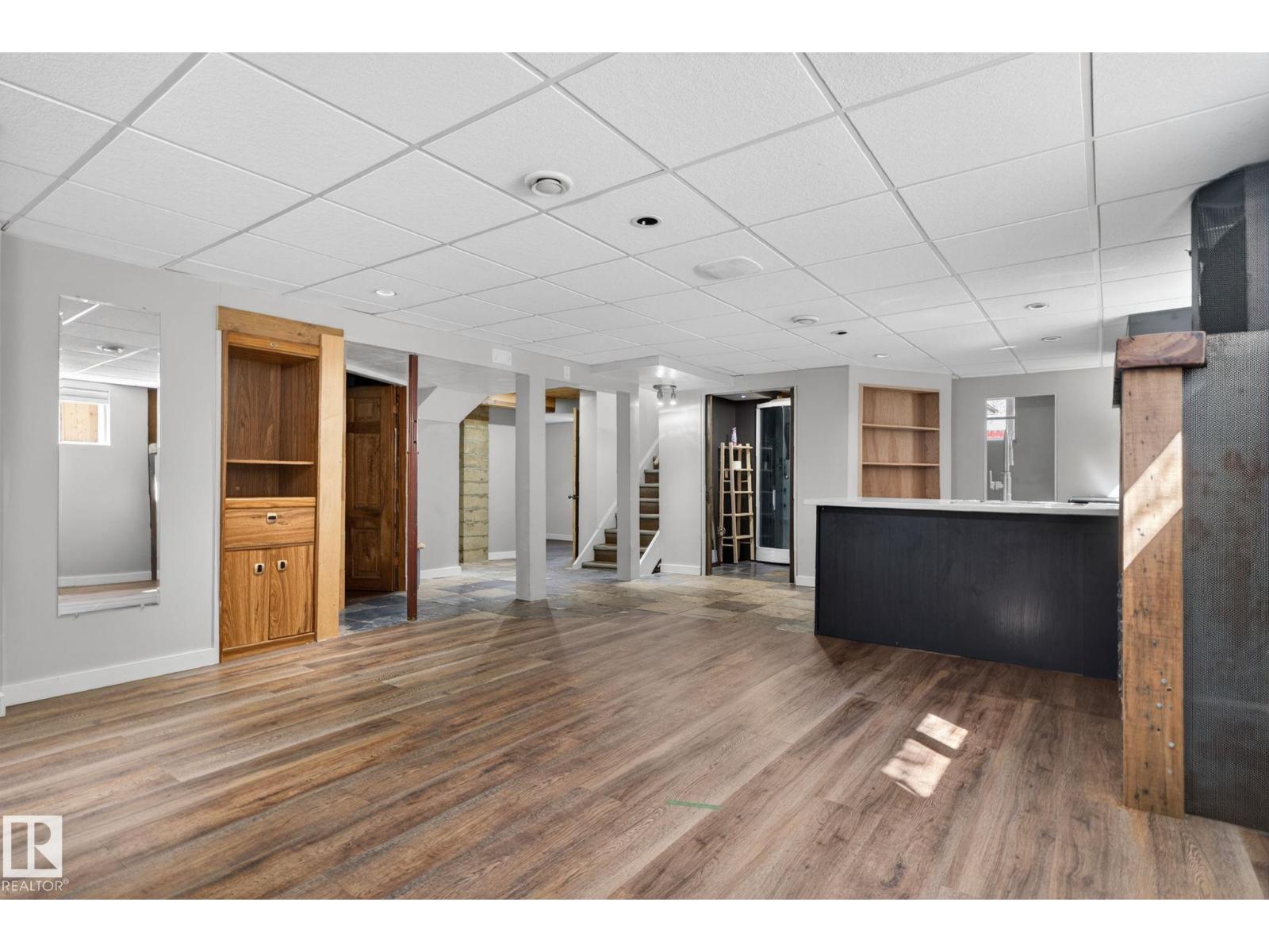 10409 83 ST NW - 36