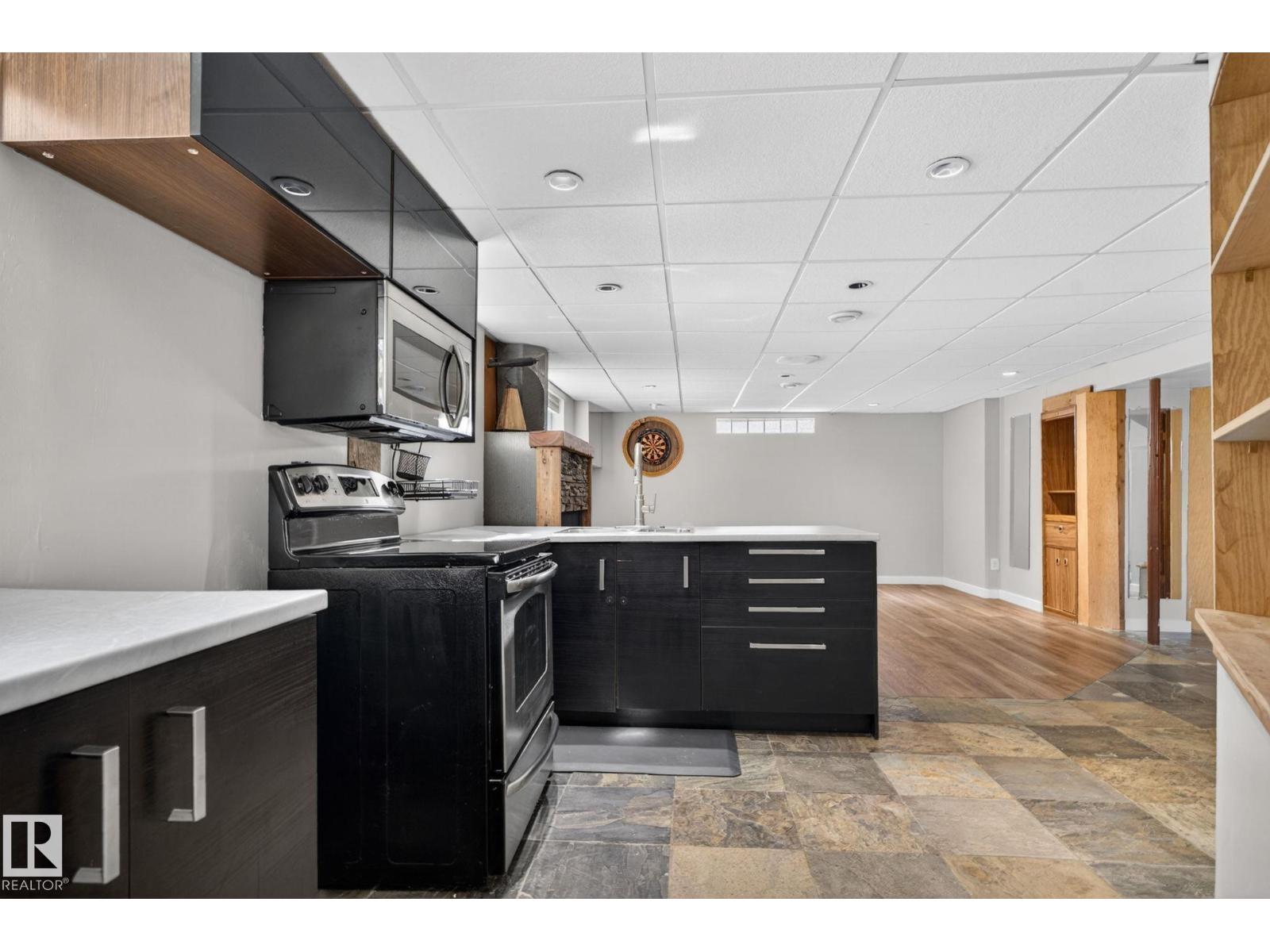 10409 83 ST NW - 39