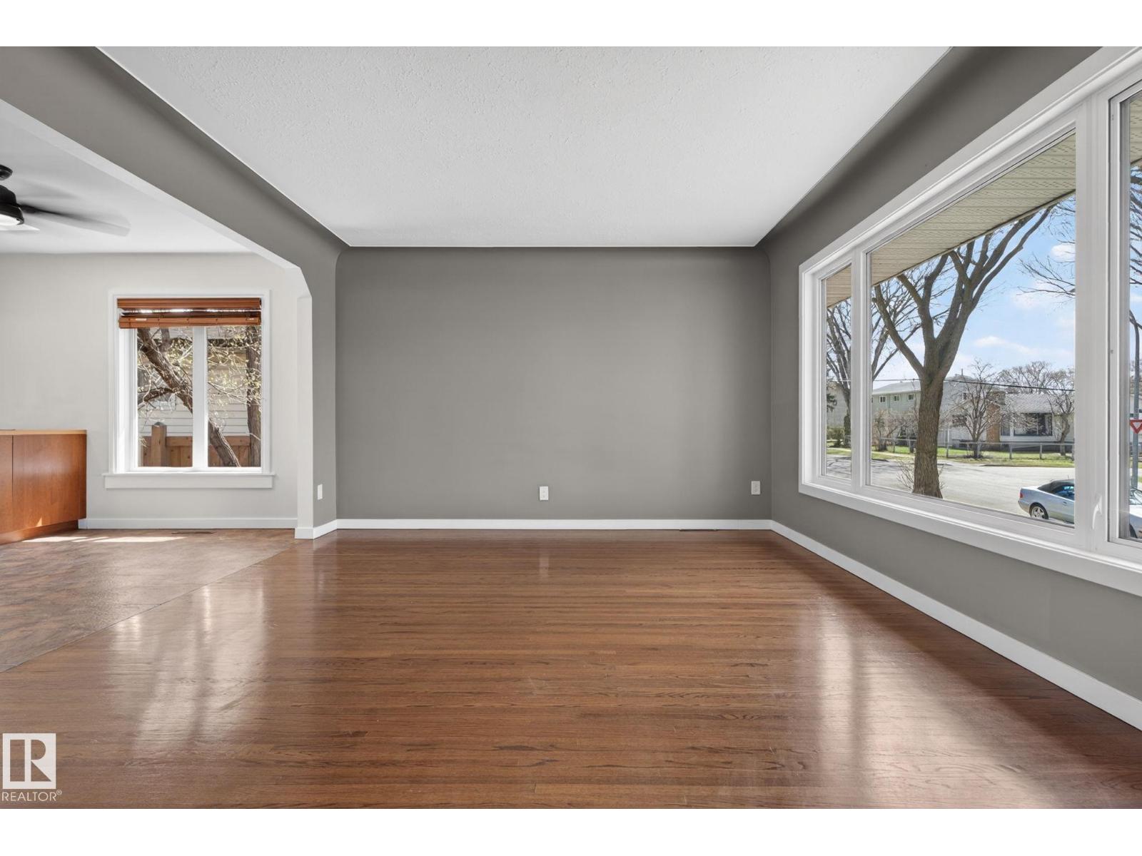 10409 83 ST NW - 5