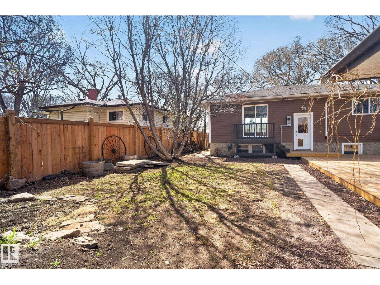 10409 83 ST NW - 55