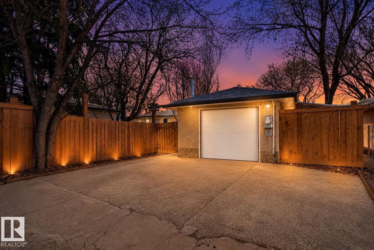 10409 83 ST NW - 58
