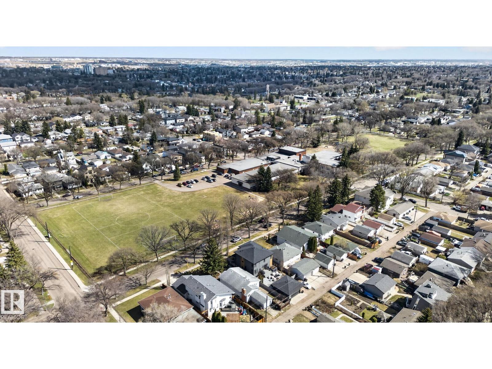 10409 83 ST NW - 64