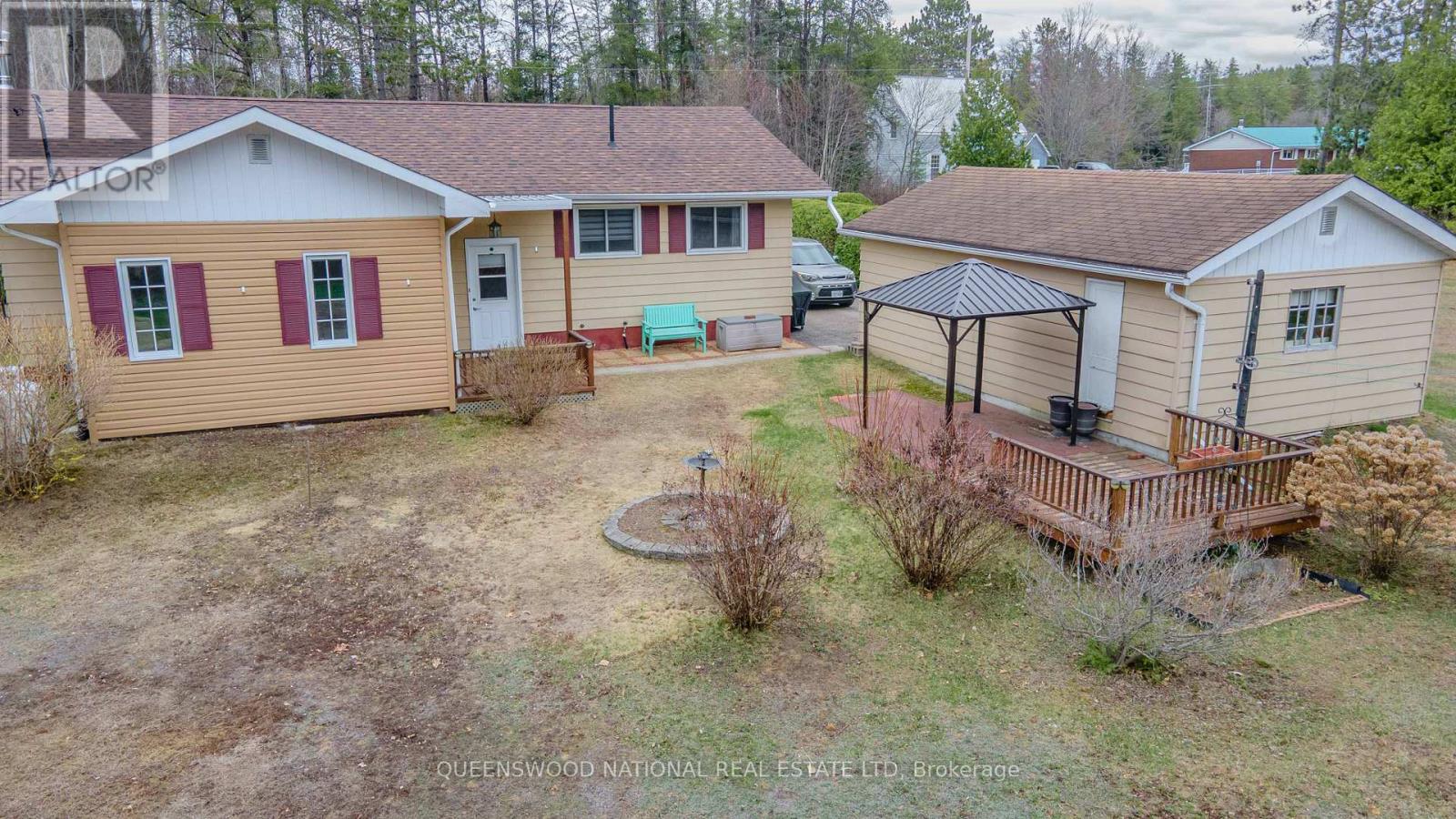 121 SANDHILL DRIVE - 34