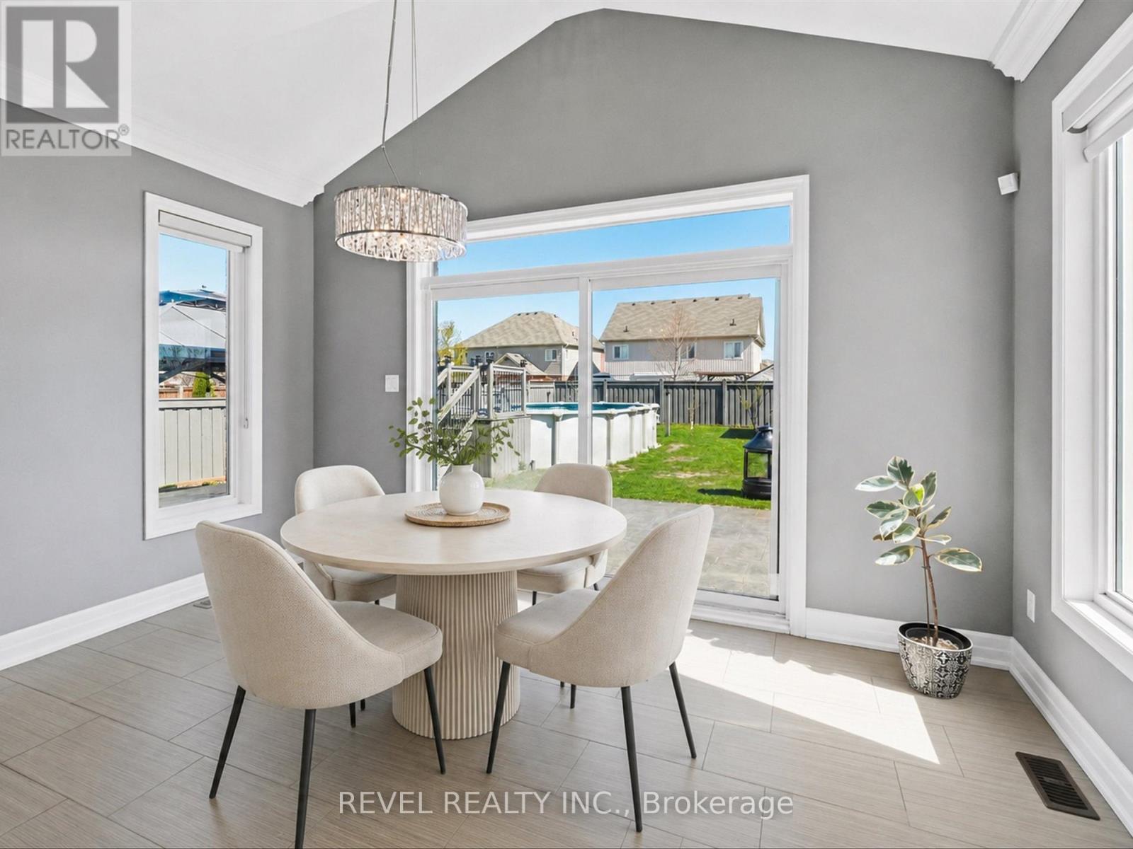 17 MOUNT CRESCENT - 17