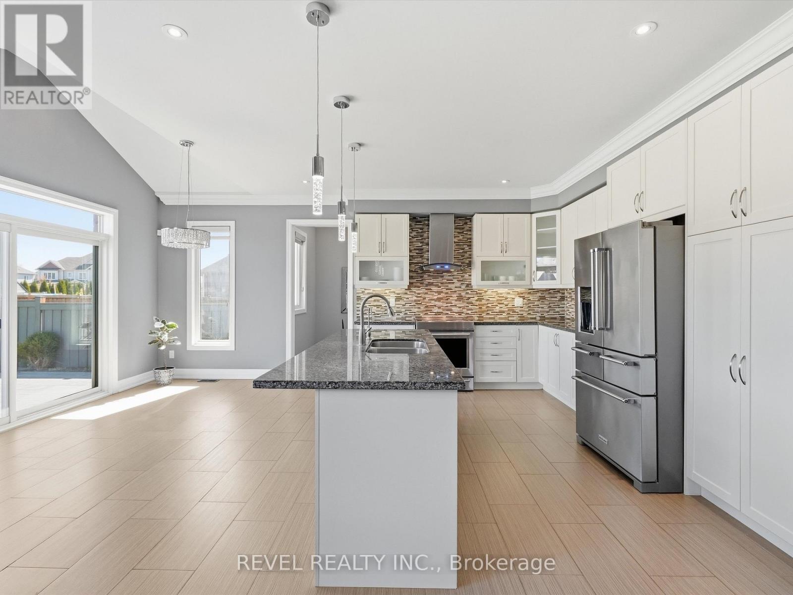 17 MOUNT CRESCENT - 10