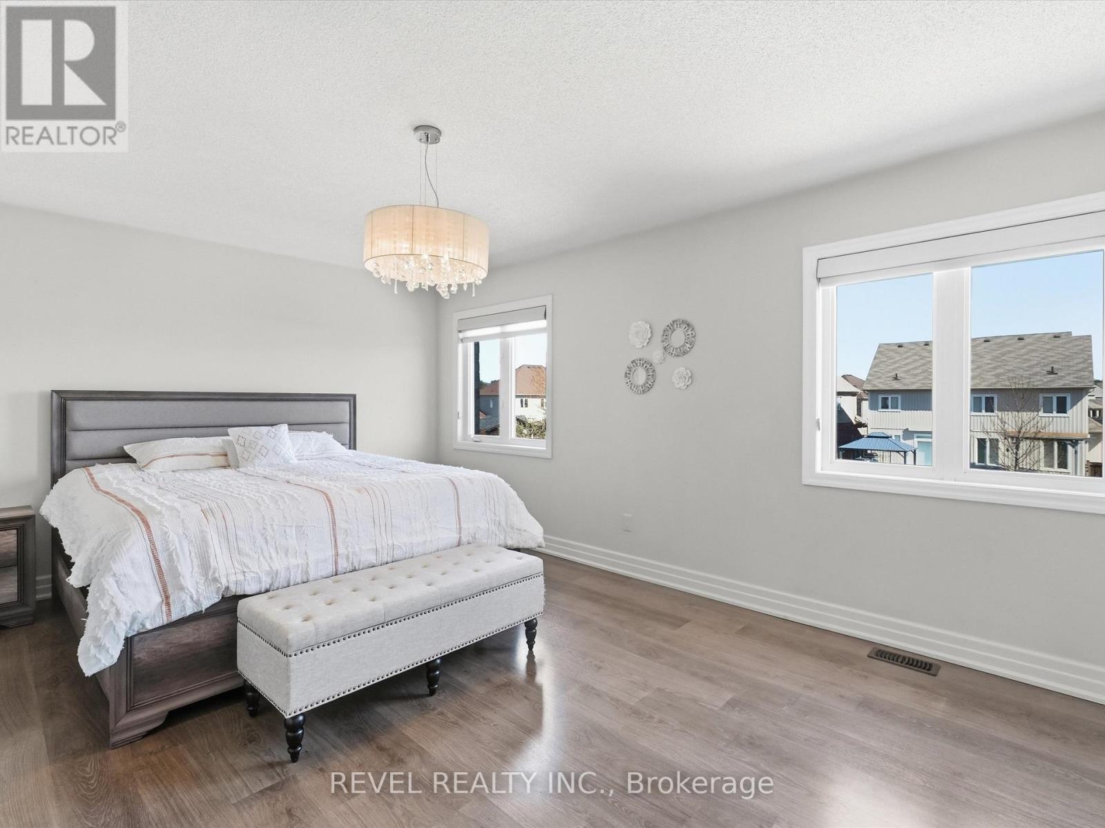 17 MOUNT CRESCENT - 22