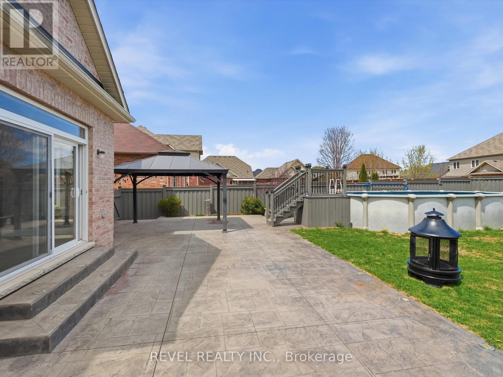 17 MOUNT CRESCENT - 42