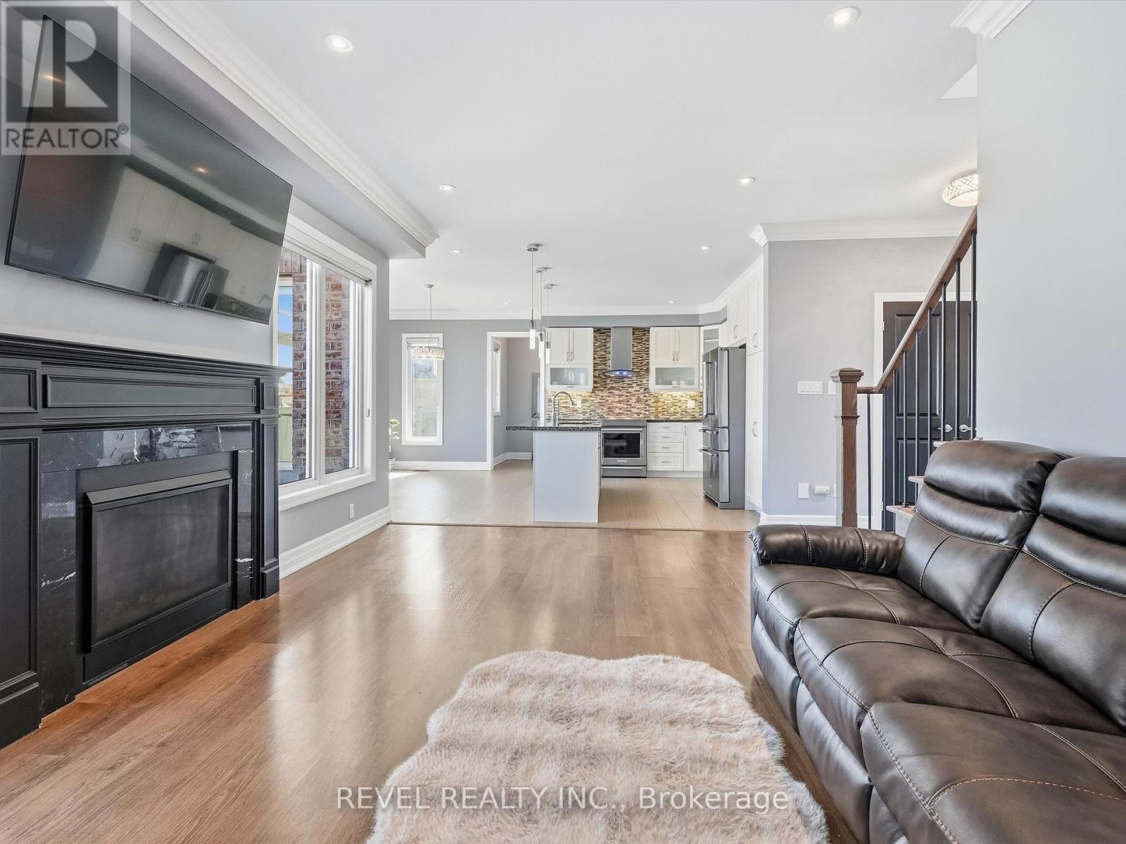 17 MOUNT CRESCENT - 9