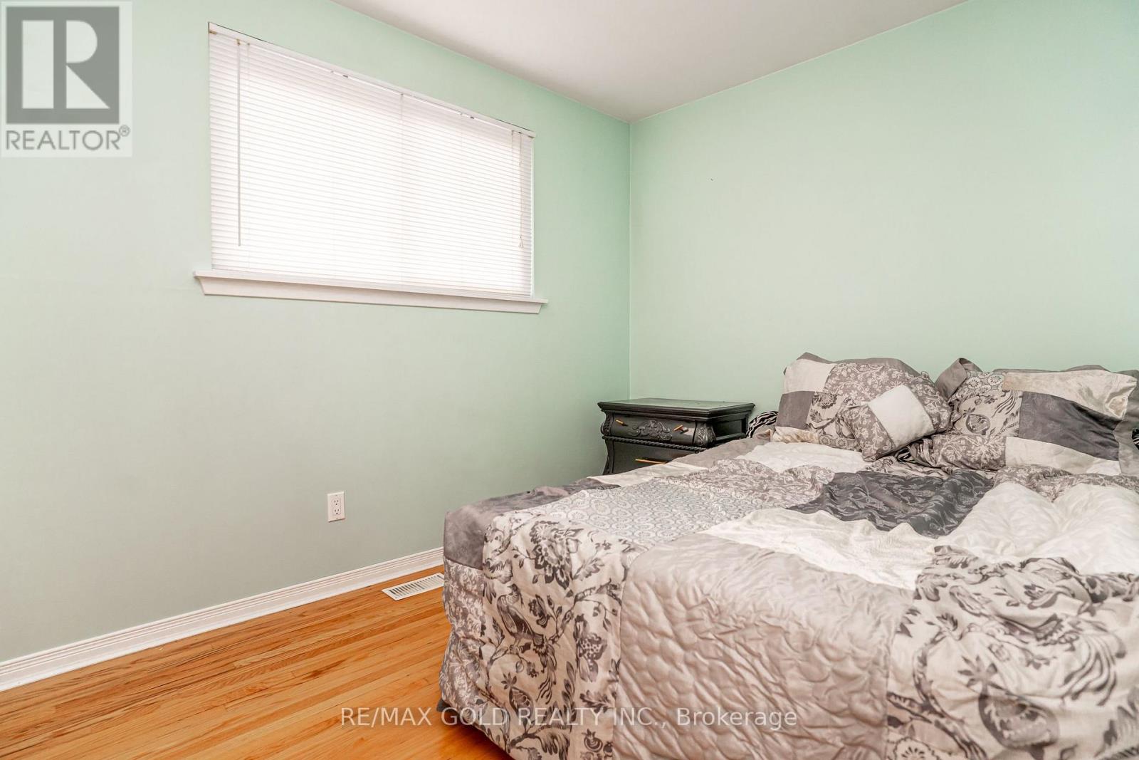 21 ABERDEEN CRESCENT - 25