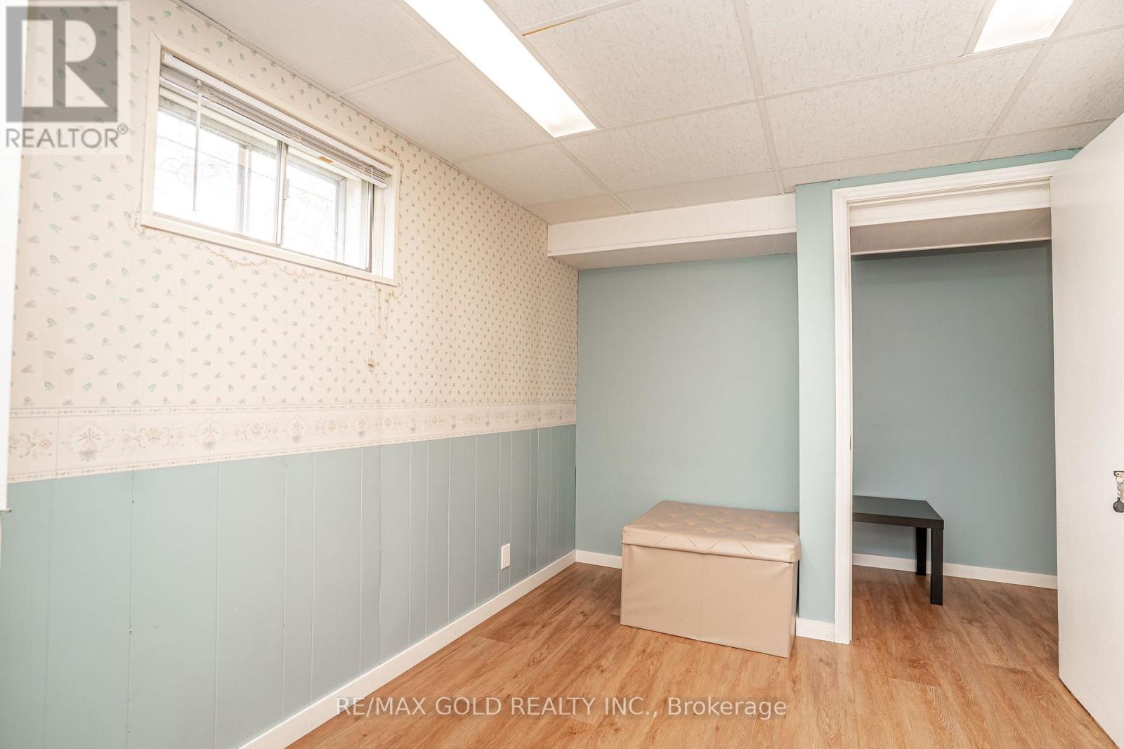 21 ABERDEEN CRESCENT - 32