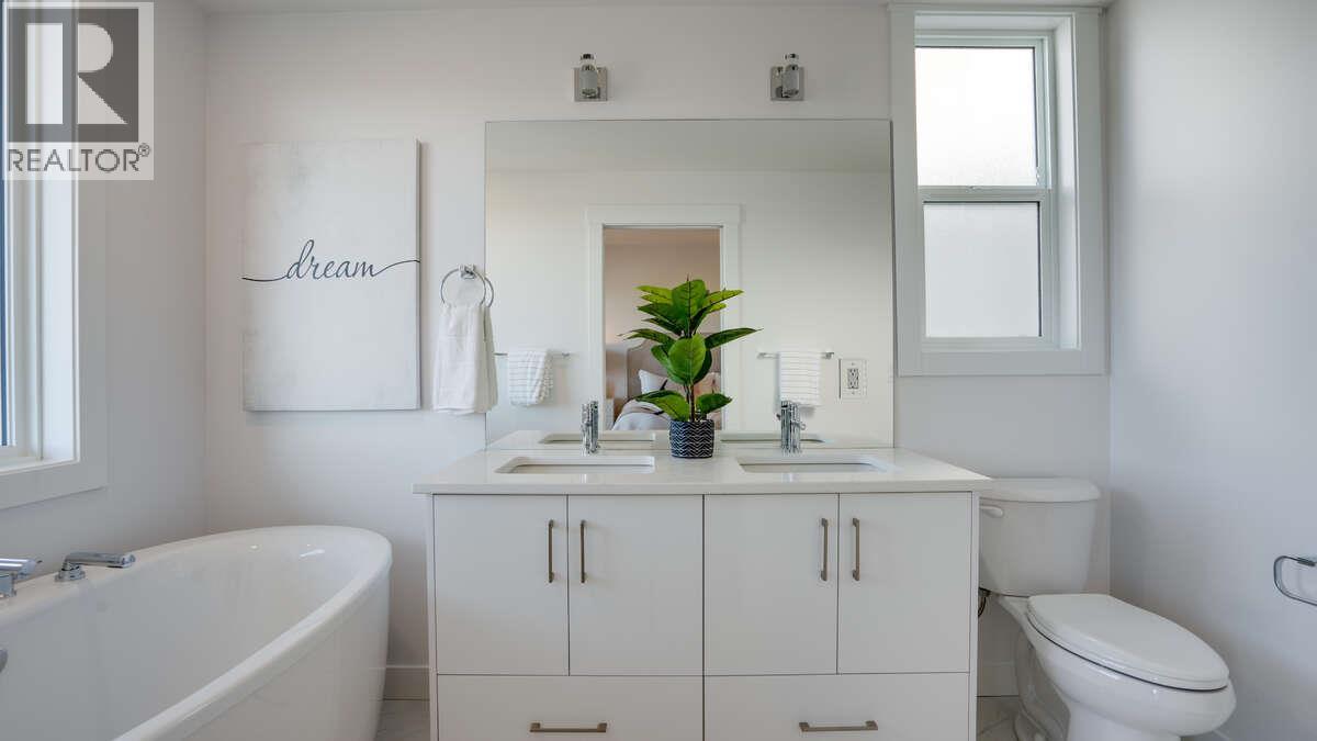 2 1050 Mt Revelstoke Place, Vernon